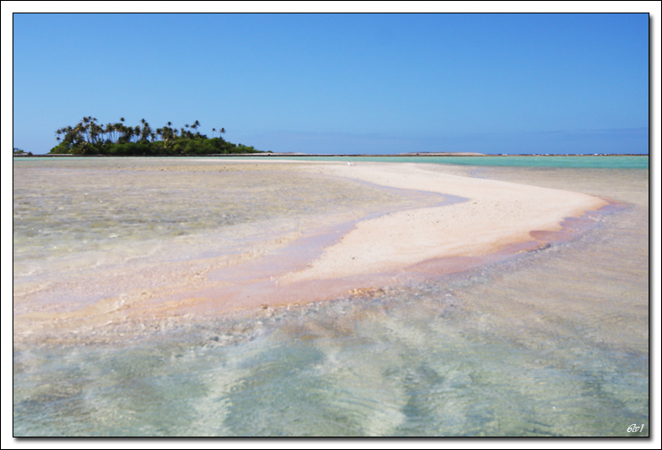 40D11711 cs cadre2.jpg - Fakarava - Plage de sables roses dans le sud
